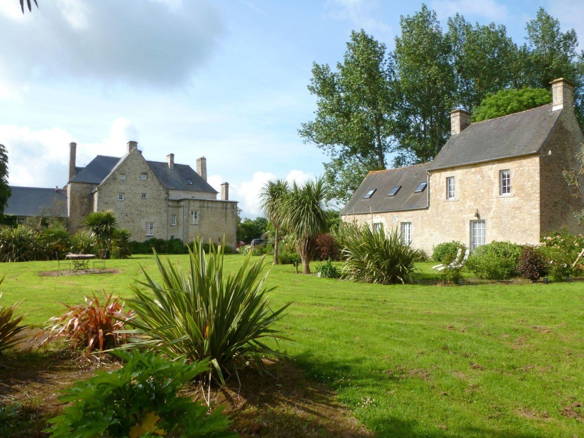 Bed and Breakfast Manoir De Savigny Valognes Esterno foto