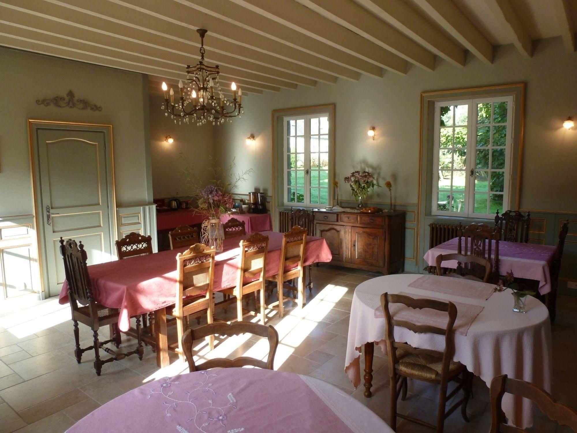 Bed and Breakfast Manoir De Savigny Valognes Esterno foto