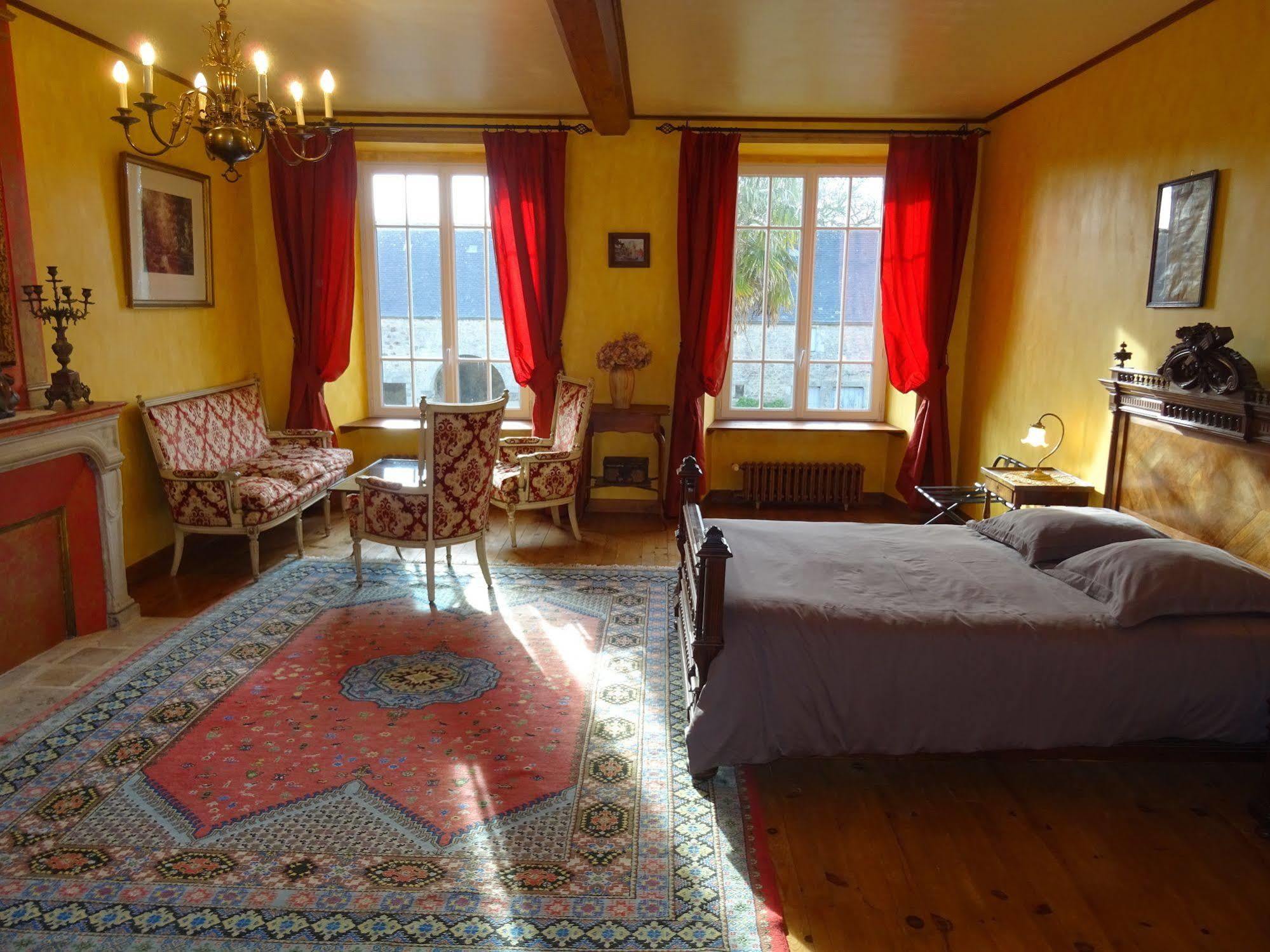 Bed and Breakfast Manoir De Savigny Valognes Esterno foto