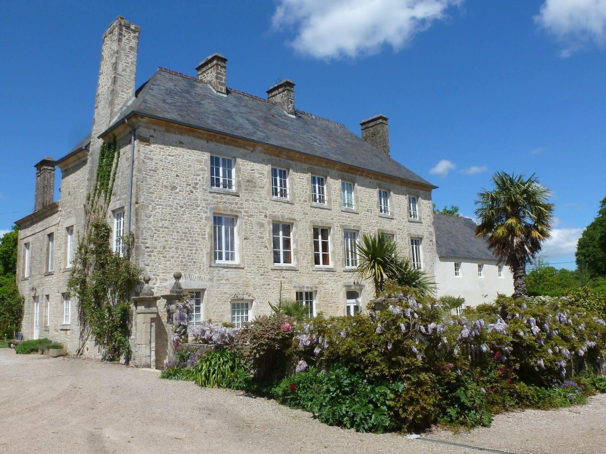 Bed and Breakfast Manoir De Savigny Valognes Esterno foto